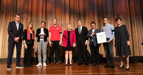 Gruppenfoto Preisverleihung DOSB Ethikpreis